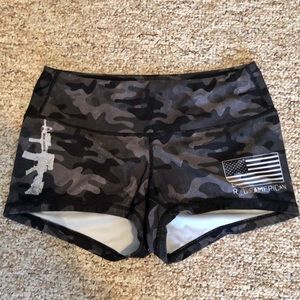 Rouge American shorts